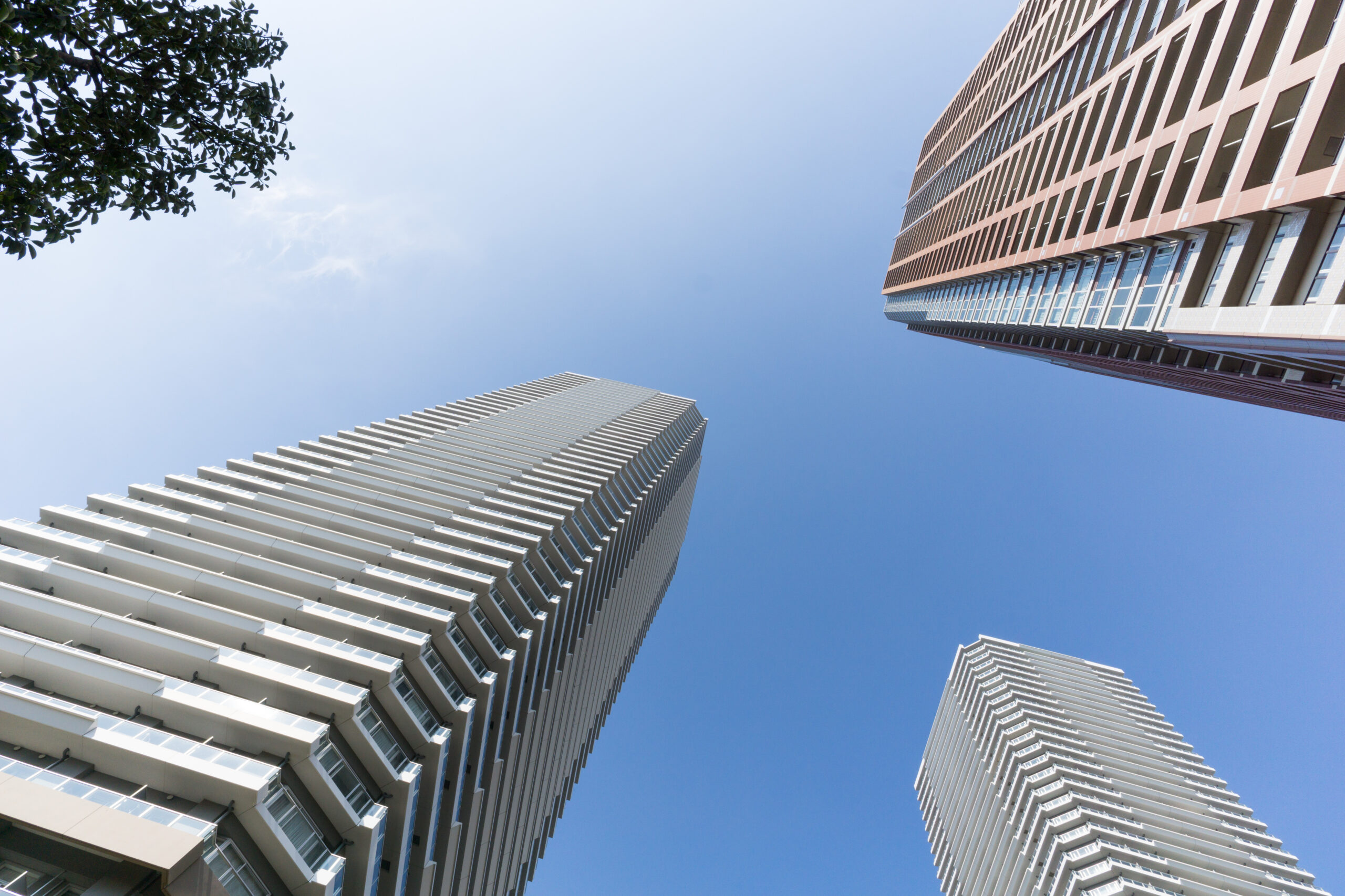 外部からプライバシーを守るマンション選び、3つの要点