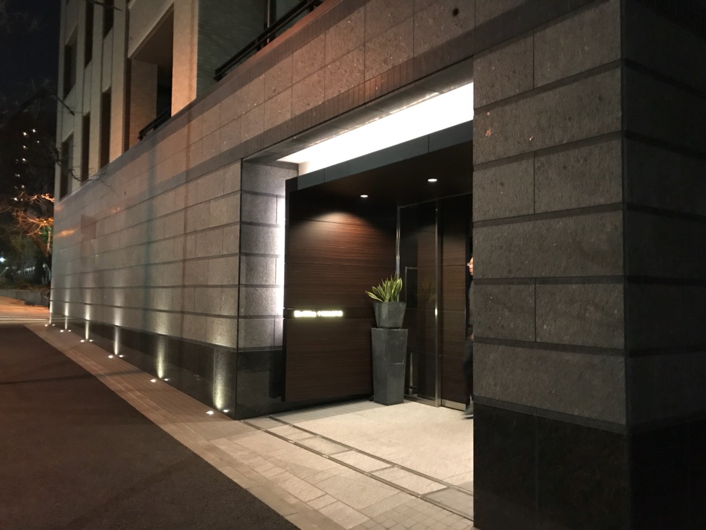 東京都千代田区、駅徒歩2分、都心部にいながら住環境豊かなマンション！（千代田区）